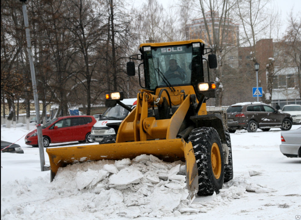 Аренда трактора для уборки снега в Краснодаре от ПроМусор – цена от 1032 руб., быстро и недорого