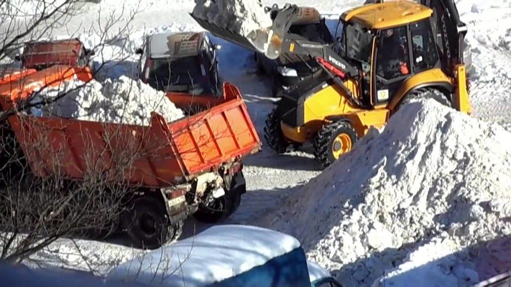 Вывоз снега с погрузкой в Краснодаре для организаций и частных лиц в октябре